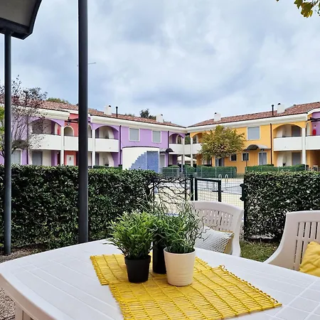Ground-floor With Garden And Pool Access Apartment Bibione