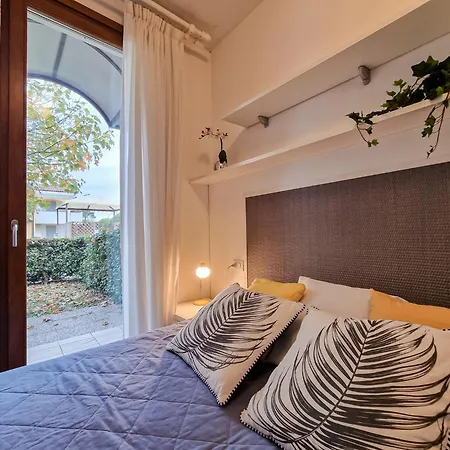 شقة Ground-floor With Garden And Pool Access بيبيوني