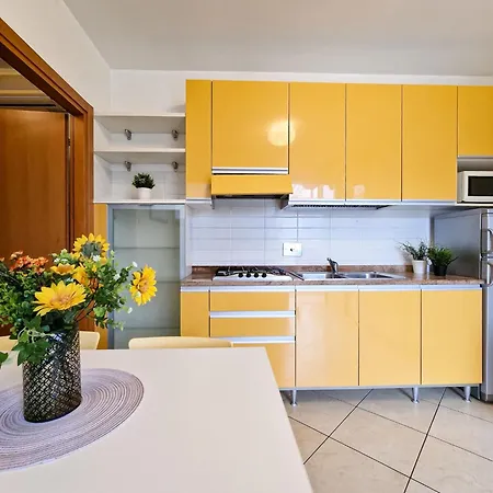 شقة Ground-floor With Garden And Pool Access *