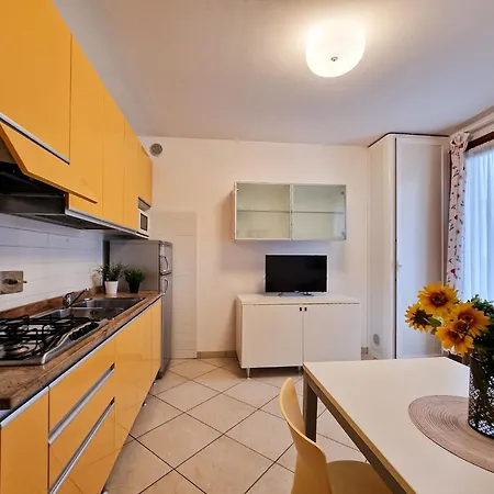 Ground-floor With Garden And Pool Access Apartment Bibione