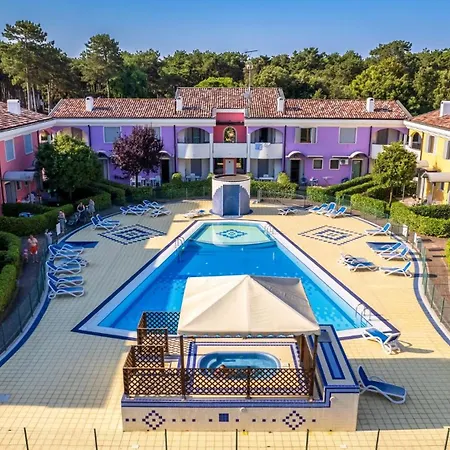 Ground-floor With Garden And Pool Access * بيبيوني