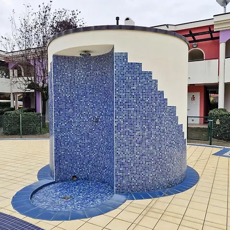 Ground-floor With Garden And Pool Access بيبيوني